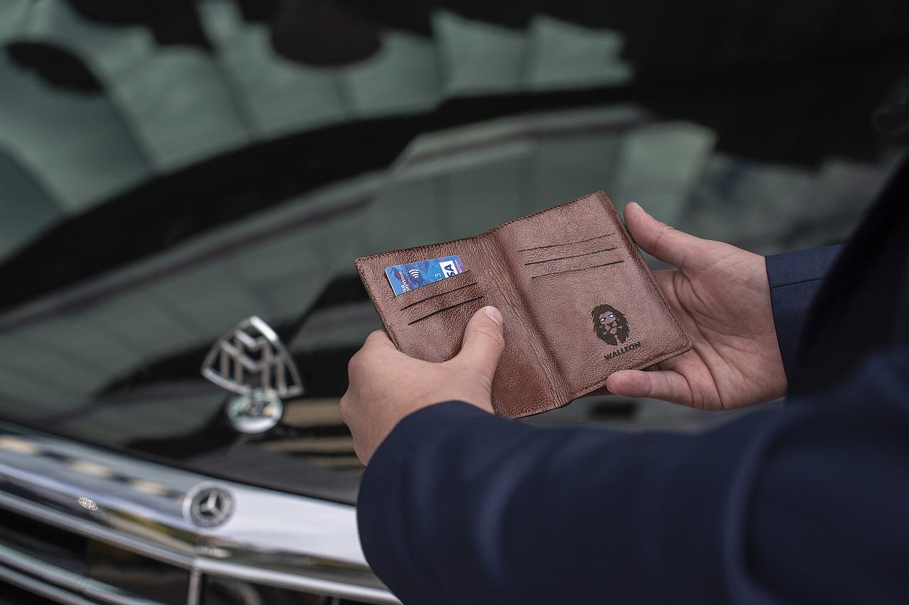 Kodėl jums reikia piniginės su RFID apsauga?